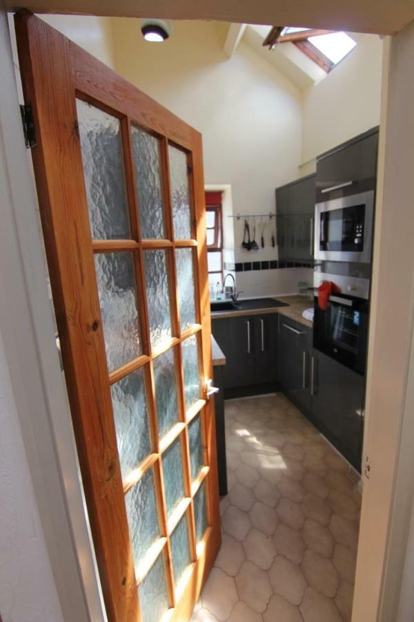 2 Leather Lane Ulverston Extérieur photo